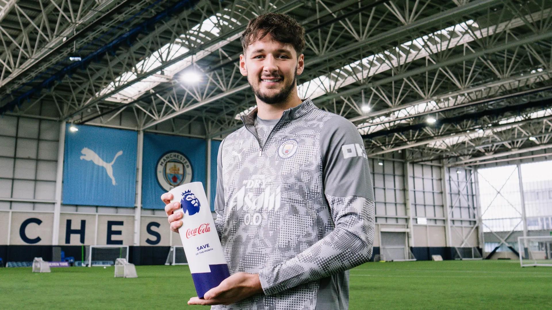 官方网站-英超8月最佳扑救:特拉福德左手挡出布莱顿近距离射门