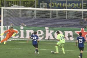 逆天了巴萨多打少加西亚包抄后点,索默竟然神扑挡出!