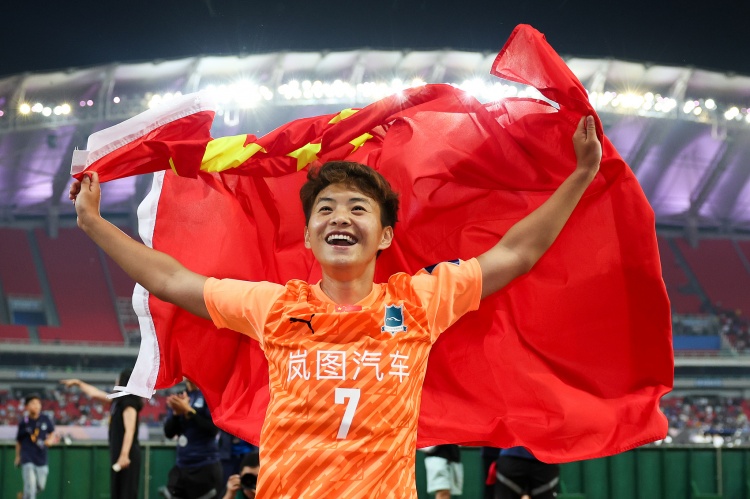 湖北日报:面临魔鬼赛程!武汉女足本赛季将五线作战